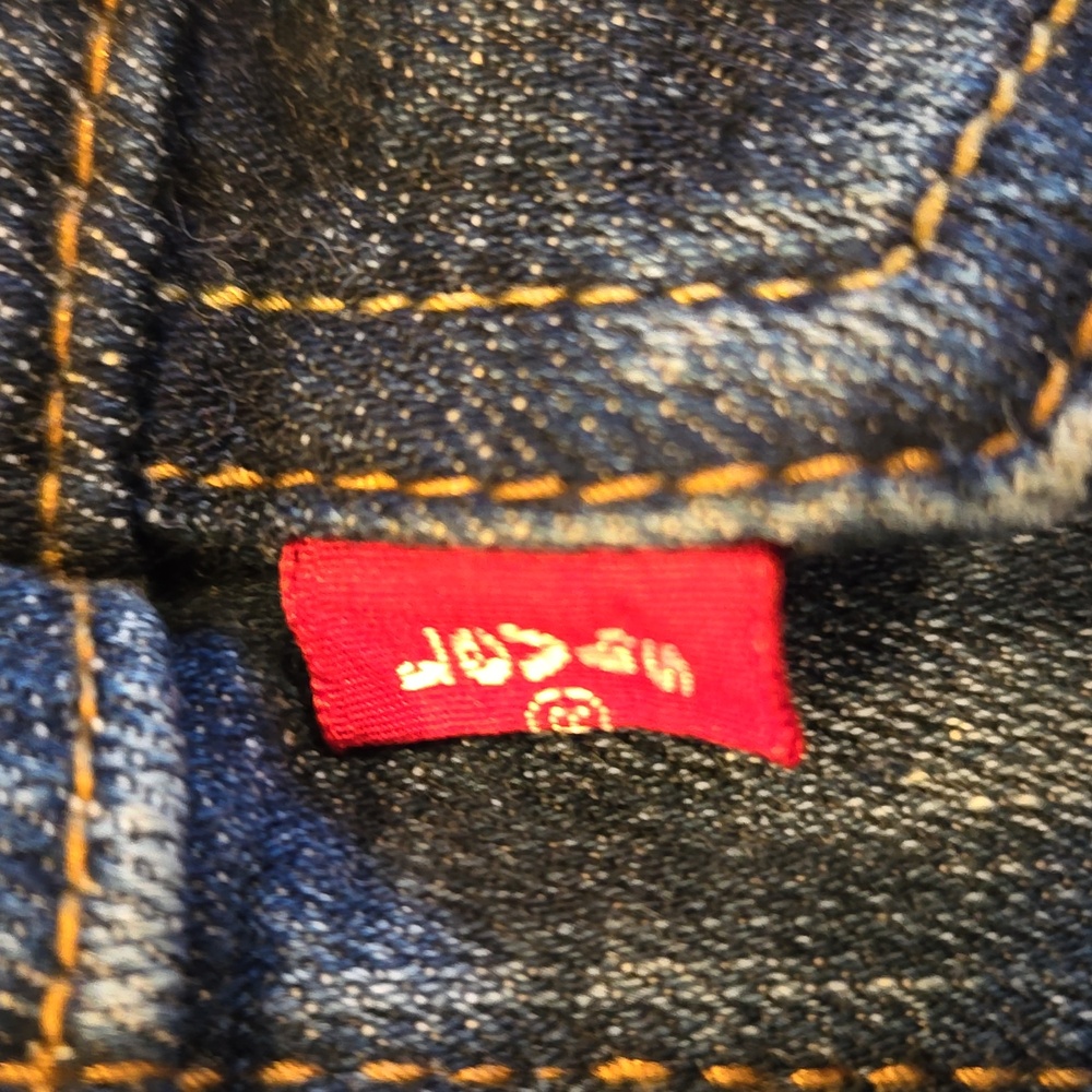 Levi’s Womens Trucker Denim Distressed Jean Jacket - Picture 3 of 11